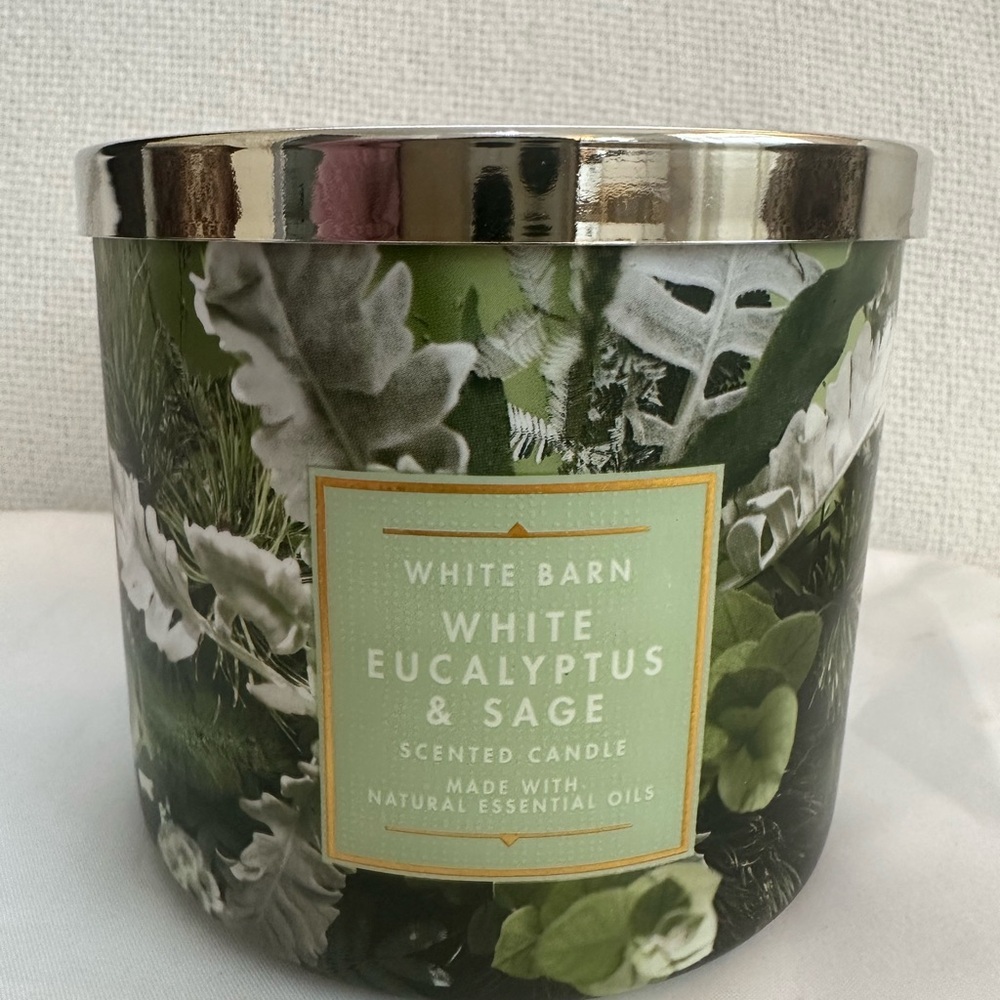 White Barn bath and body works 3 wick new white eucalyptus and sage